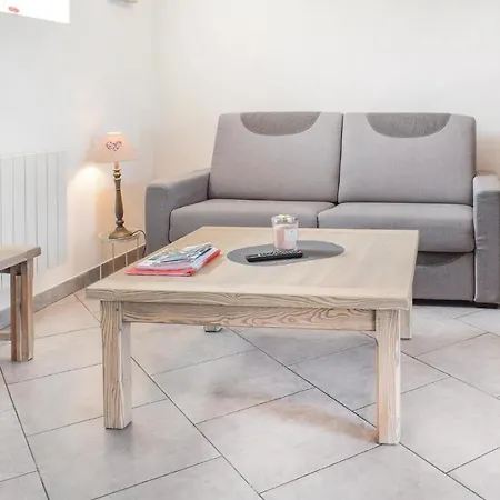 3 Bedroom Awesome In Holiday home Terre-et-Marais