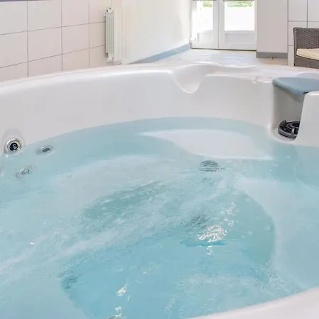 3 Bedroom Awesome In Terre-et-Marais
