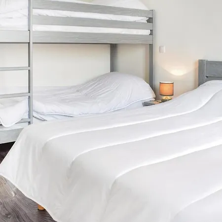 3 Bedroom Awesome In Holiday home