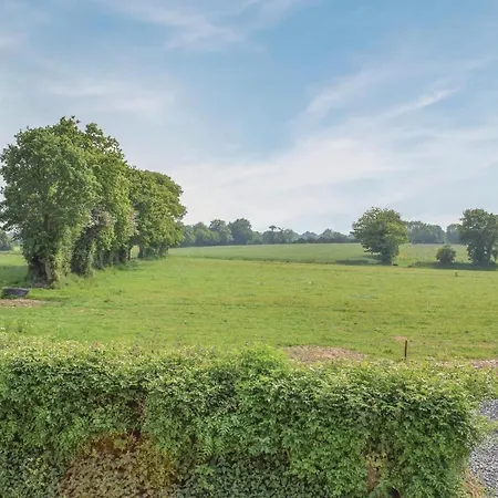 3 Bedroom Gorgeous In * Terre-et-Marais