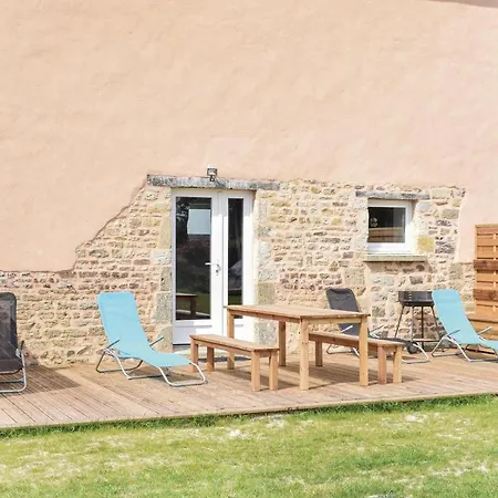 3 Bedroom Awesome In Holiday home Terre-et-Marais